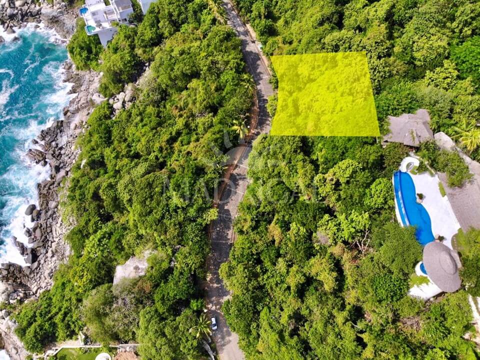  For sale 994 m2 lot in Brisas Marques 