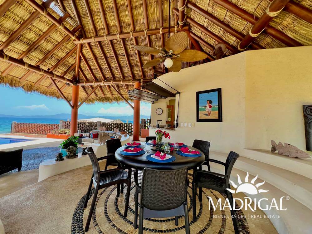 Beachfront House for Sale in Playa Blanca, Zihuatanejo