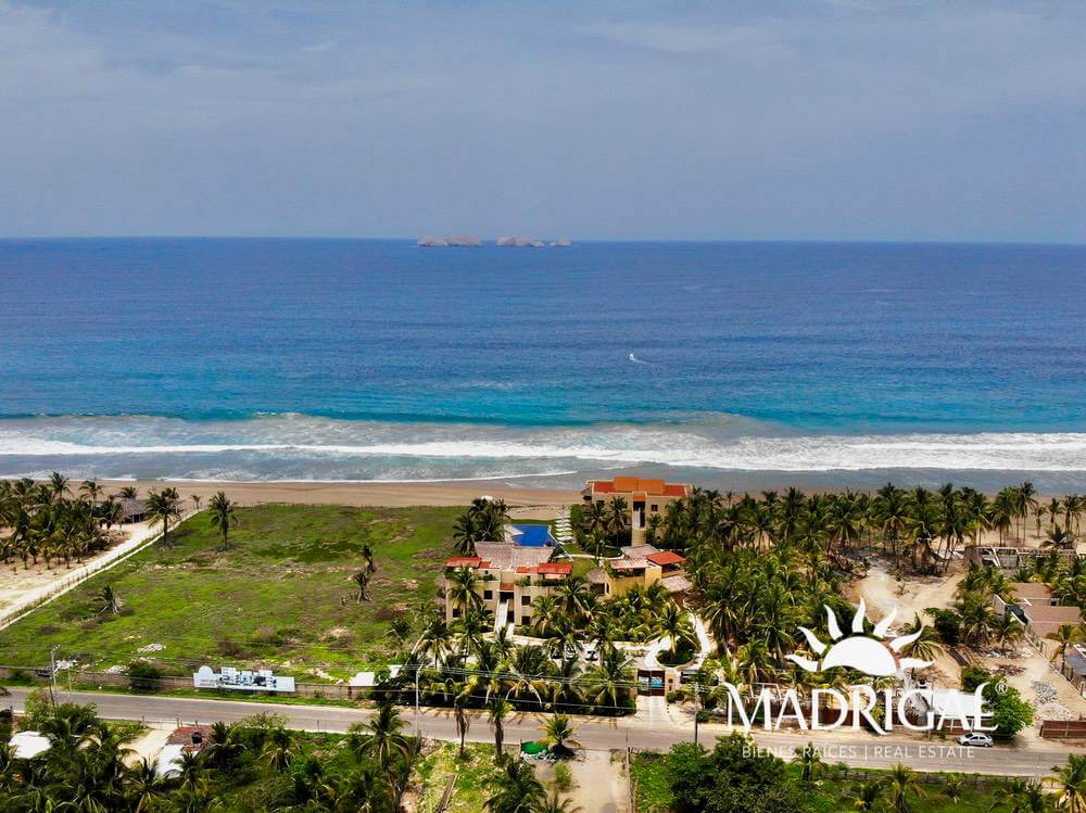 Frente al mar departamento en venta en Playa Blanca Zihuatanejo