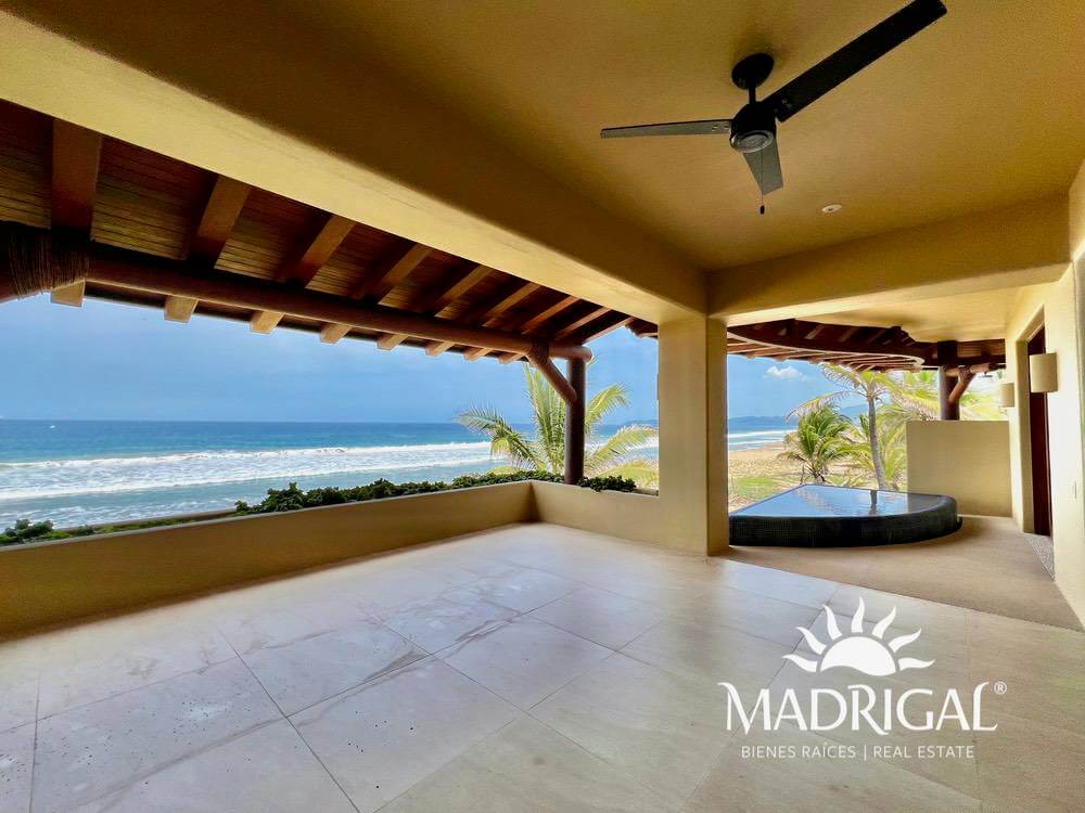 Oceanfront apartment for sale in Playa Blanca Zihuatanejo