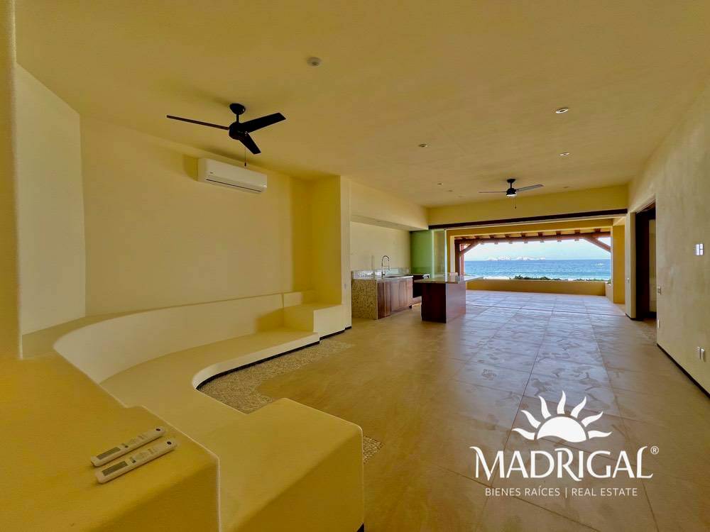 Oceanfront apartment for sale in Playa Blanca Zihuatanejo