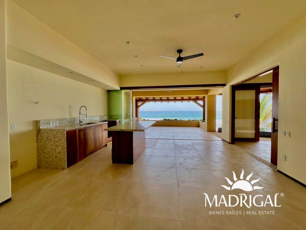 Oceanfront apartment for sale in Playa Blanca Zihuatanejo