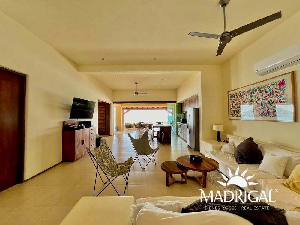 Beachfront apartment for sale in Playa Blanca Zihuatanejo