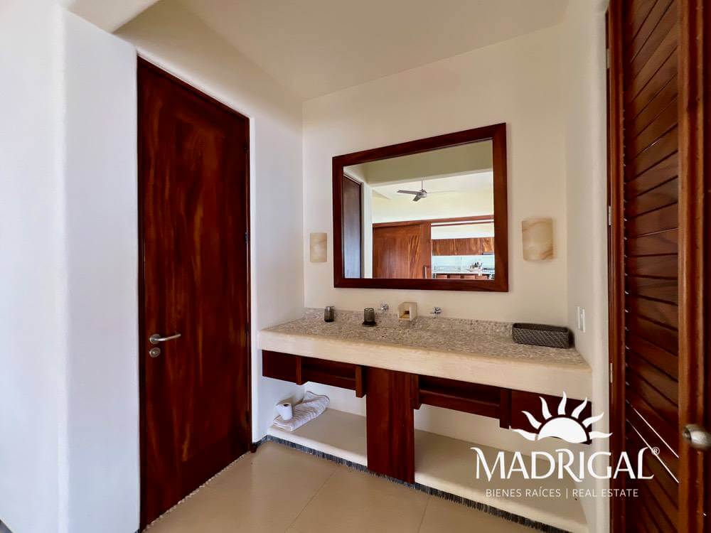 Departamento en venta frente al mar en Playa Blanca Zihuatanejo