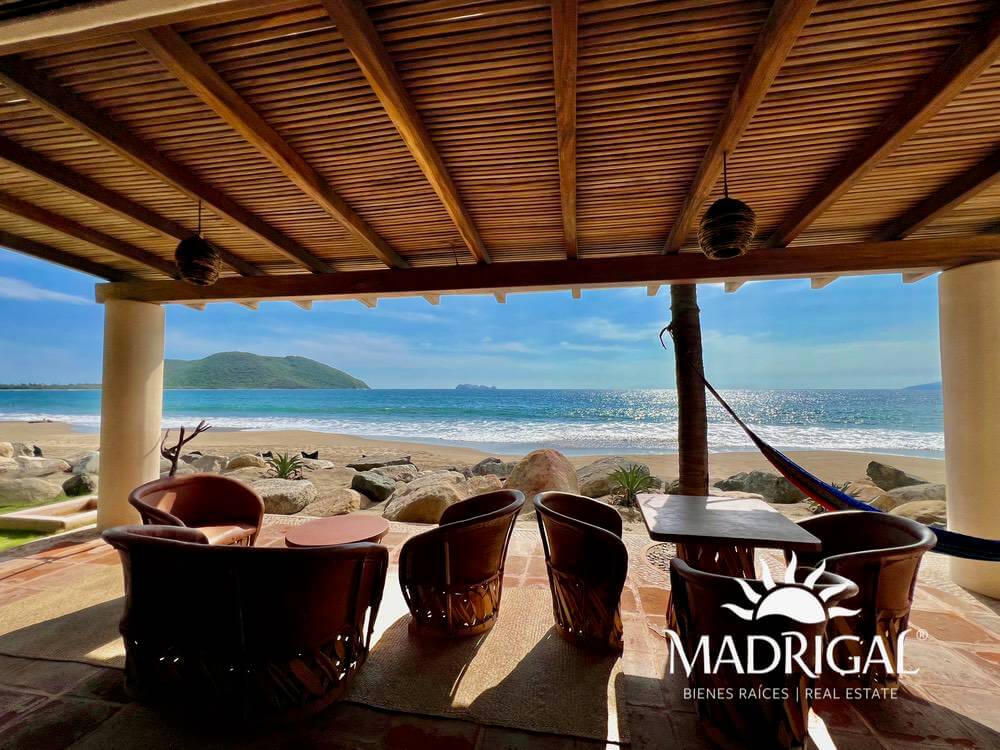 Villas Solecito, villa en venta frente al mar en Playa Blanca Zihuatanejo