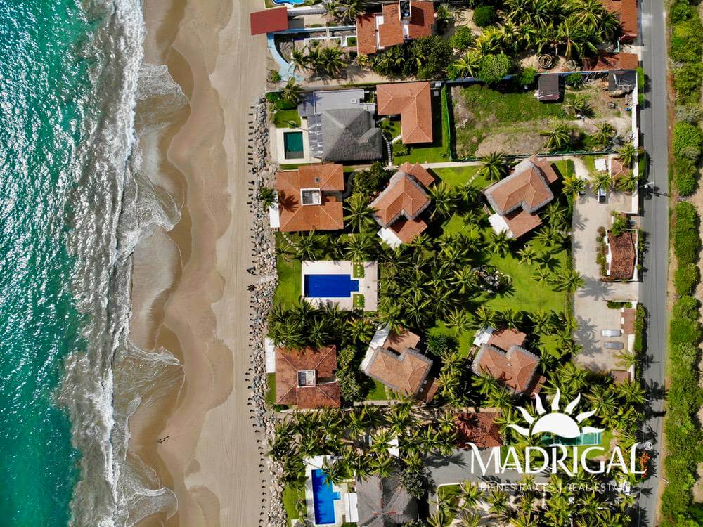 Villas Solecito, villa en venta frente al mar en Playa Blanca Zihuatanejo