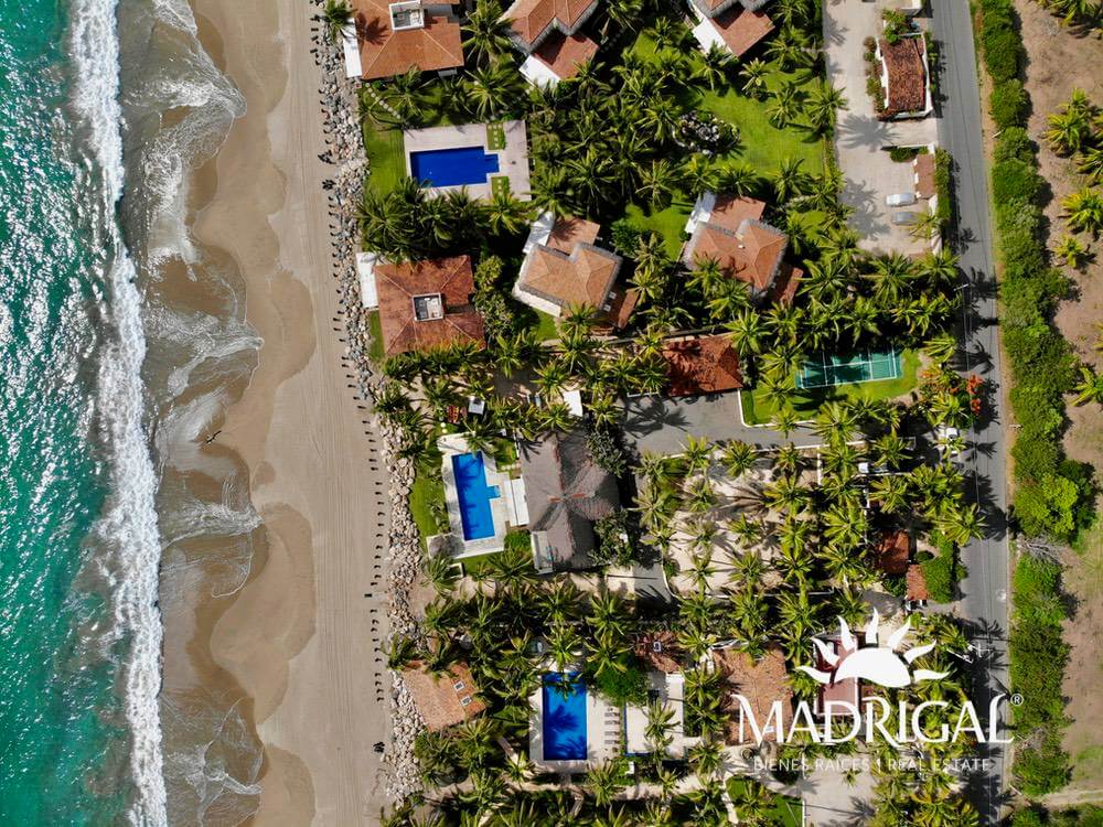 Villas Solecito, Villa en Venta con acceso al mar en Playa Blanca Zihuatanejo