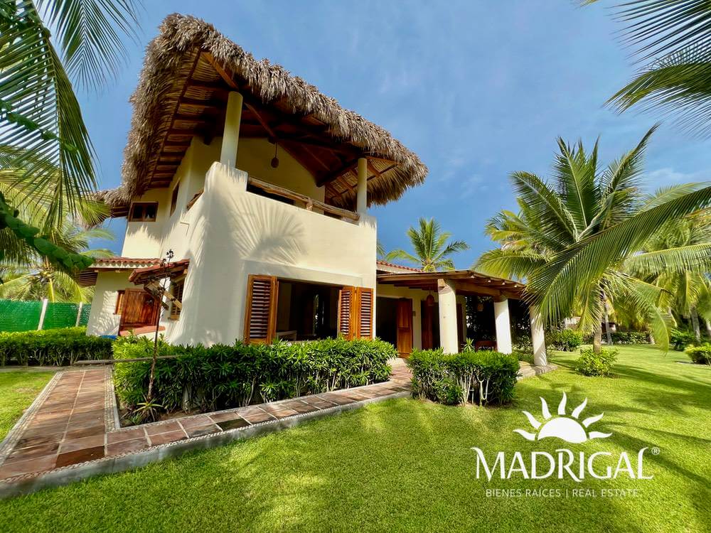 Villas Solecito, Villa en Venta con acceso al mar en Playa Blanca Zihuatanejo