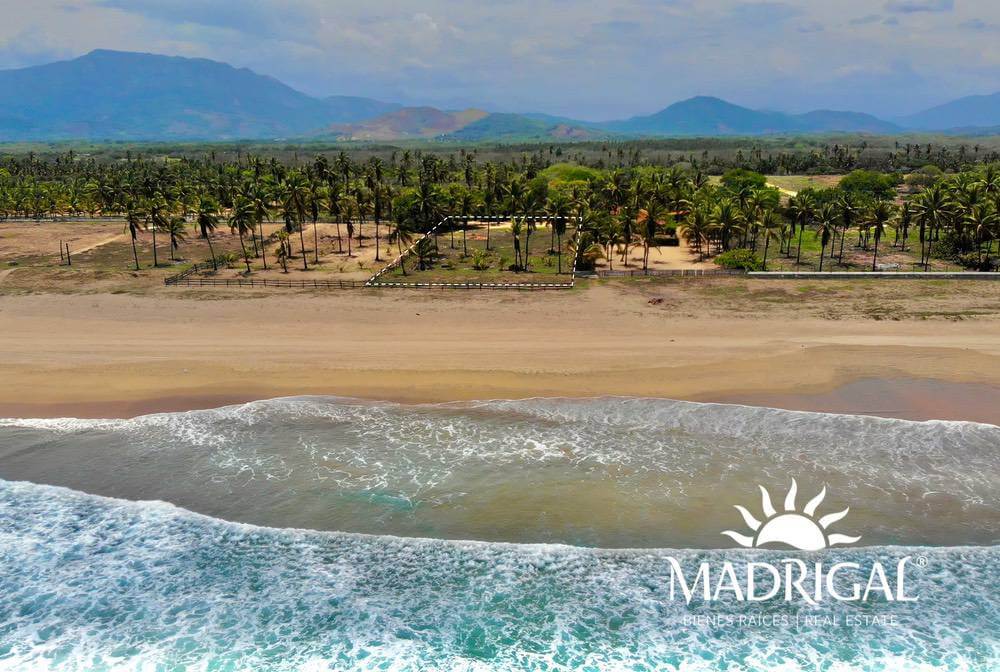 Oceanfront lot for sale, 3885 m2, Playa Blanca, Zihuatanejo