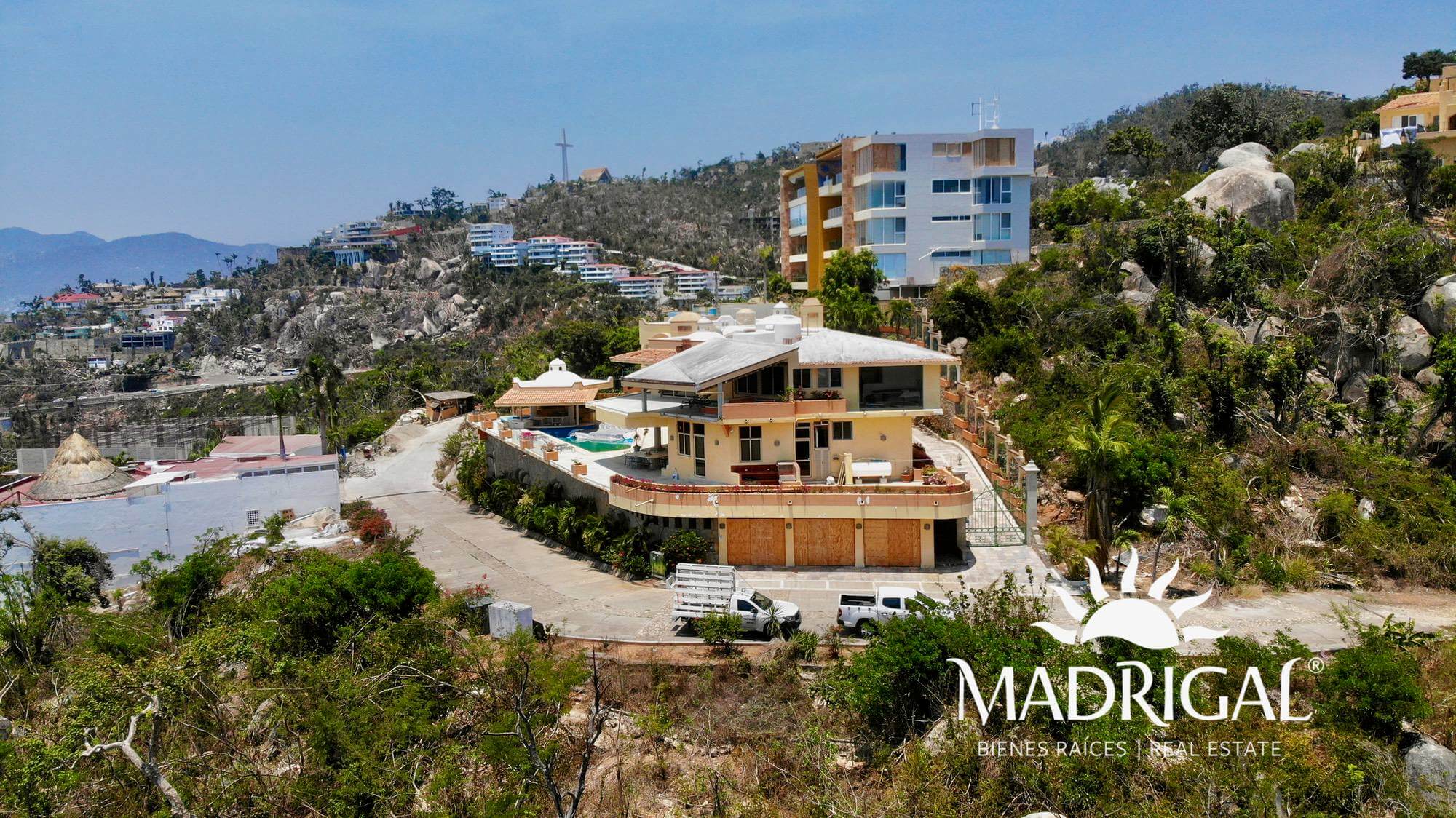 Casa en venta en el Brisas Marquez con vista al mar