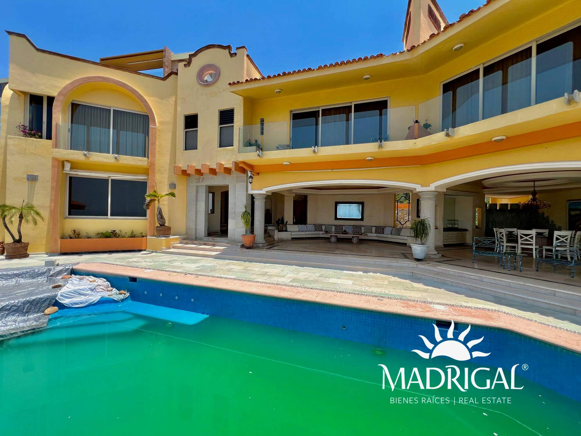 Casa en venta en el Brisas Marquez con vista al mar