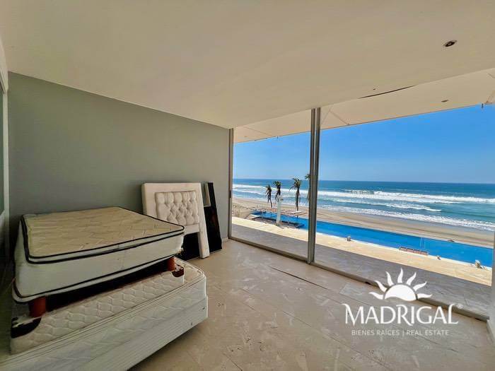 Price reduced | Costa Real, beachfront condo for sale in Playa Diamante Acapulco