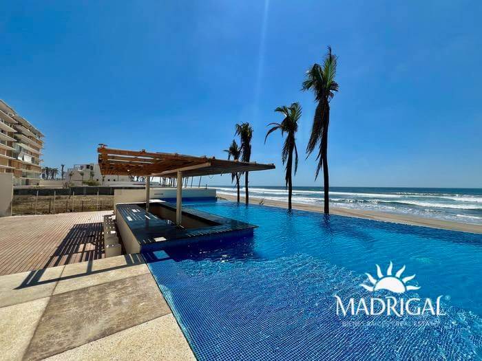 Baja de precio | Costa Real, departamento en venta en Playa Diamante Acapulco, frente a playa