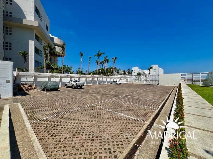 Baja de precio | Costa Real, departamento en venta en Playa Diamante Acapulco, frente a playa