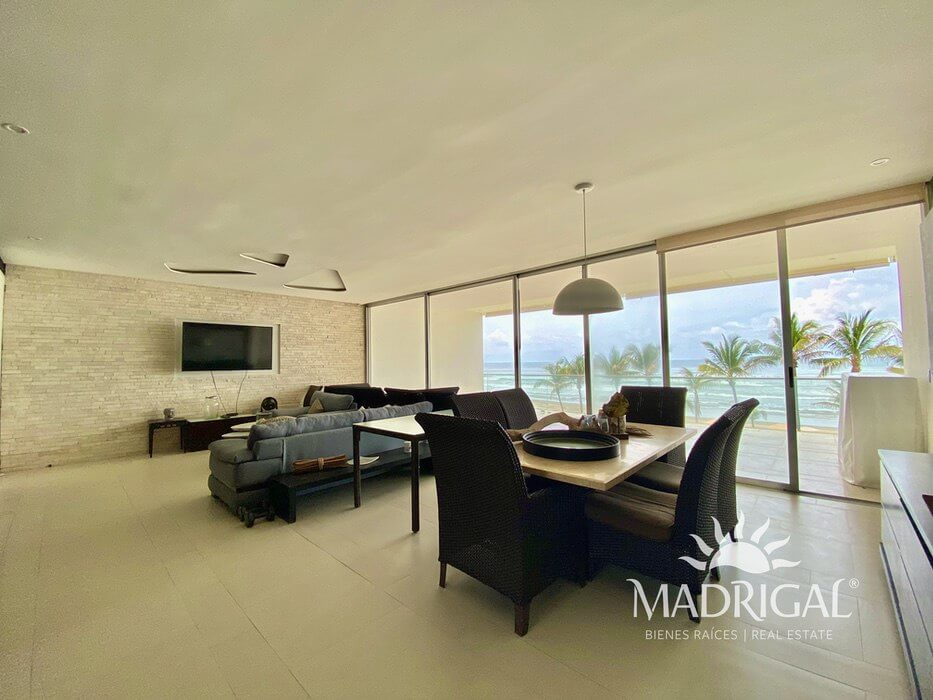 Price reduced | Costa Real, beachfront condo for sale in Playa Diamante Acapulco