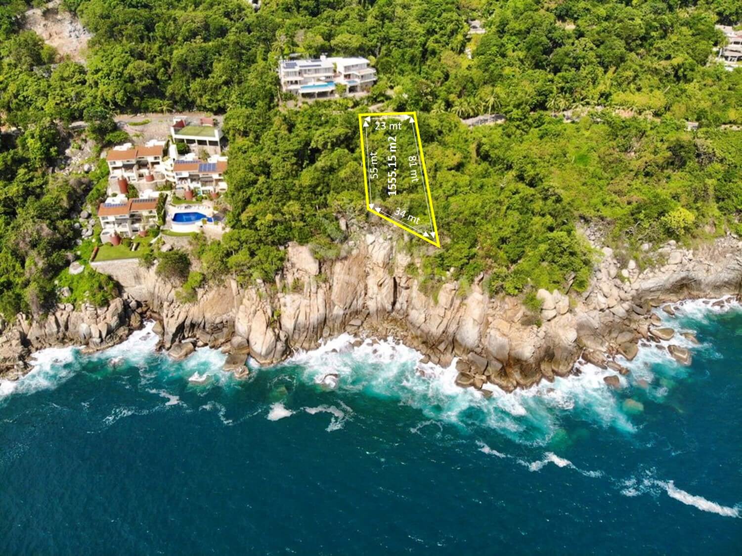 Lot for sale beachfront of 1555.15 m2 in Brisas Marquez