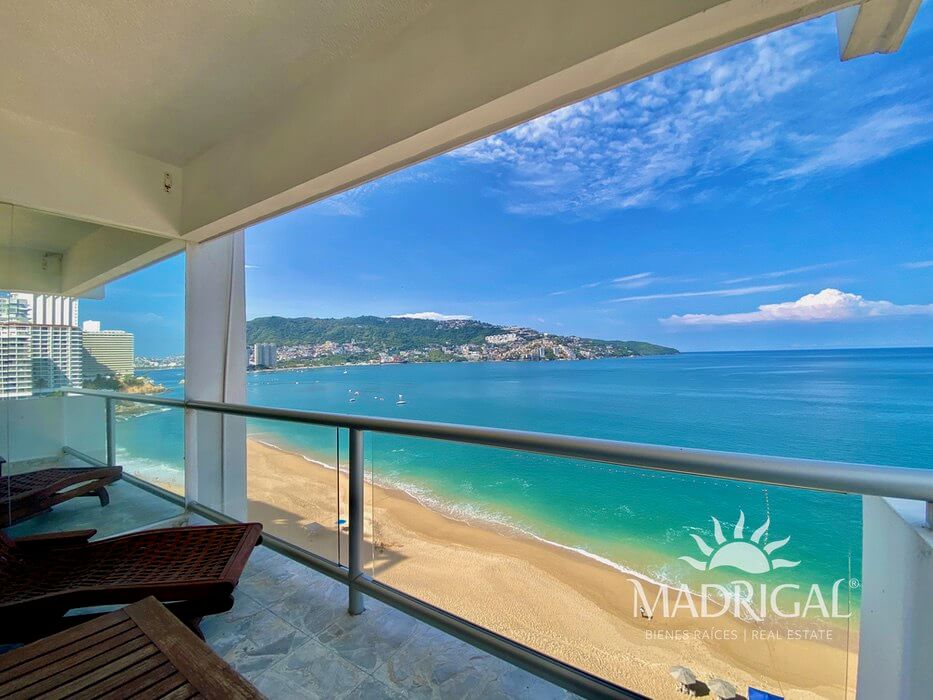 Velero y Galeón Apartment on the eighth floor for sale in Acapulco Bay