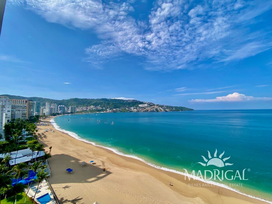 Velero y Galeón Apartment on the eighth floor for sale in Acapulco Bay