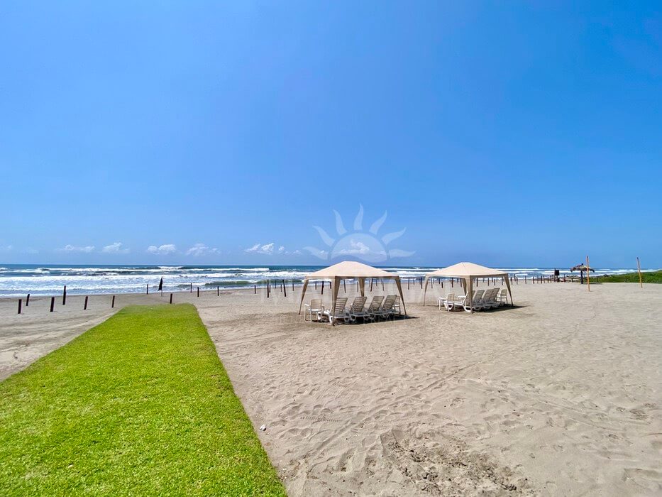 Playamar Tres Cantos Phase 1 beachfront apartment for sale