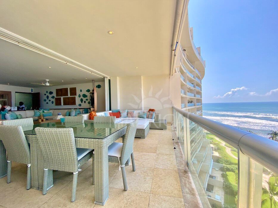 Playamar Tres Cantos Phase 1 beachfront apartment for sale