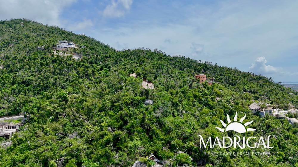 Oceanfront lot for sale in Brisas Marqués, 1433 m2