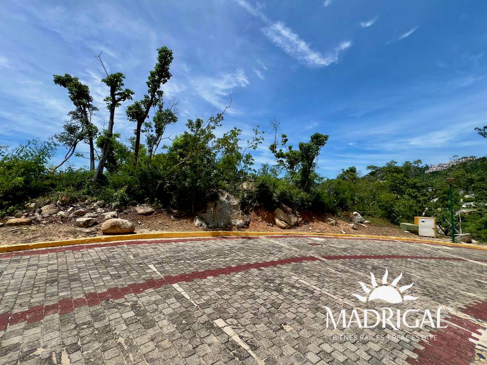 Oceanfront lot for sale in Brisas Marqués, 1433 m2