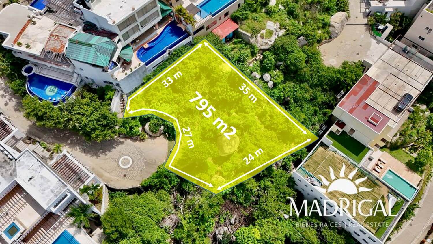 Land for sale, 795 m2 in Real Diamante with a view of Puerto Marqués Bay.