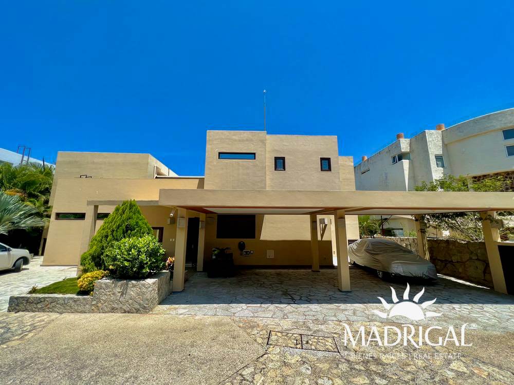 Villa en venta en Real Diamante, con vista a Puerto Marques