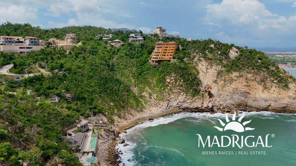 Oceanfront lot for sale, 2021 m² in Los Riscos Punta Diamante