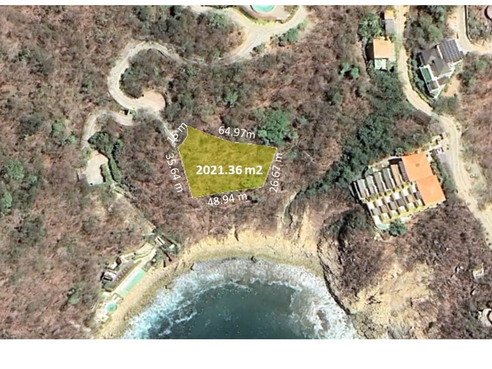 Lote en venta frente al mar de 2021 m2 en los Riscos Punta Diamante