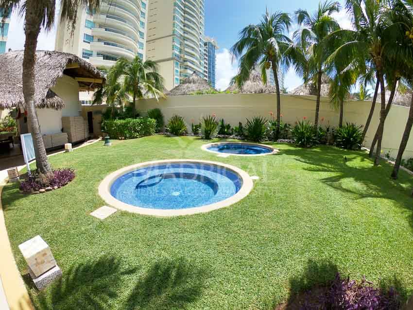 Departamento en venta en Amarinthos frente al mar en Acapulco en la zona de Playa Diamante