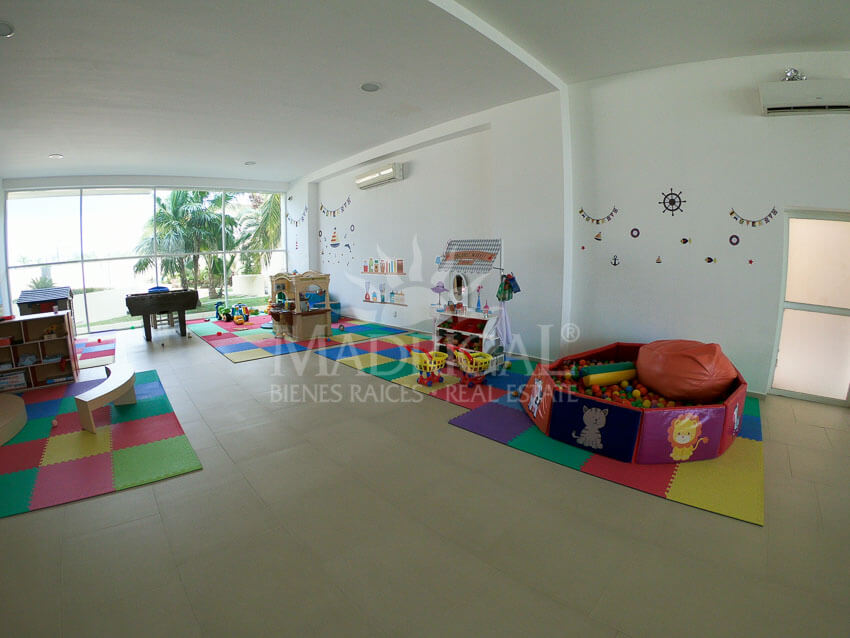 Apartment for sale in Amarinthos beachfront in Acapulco in the Playa Diamante area