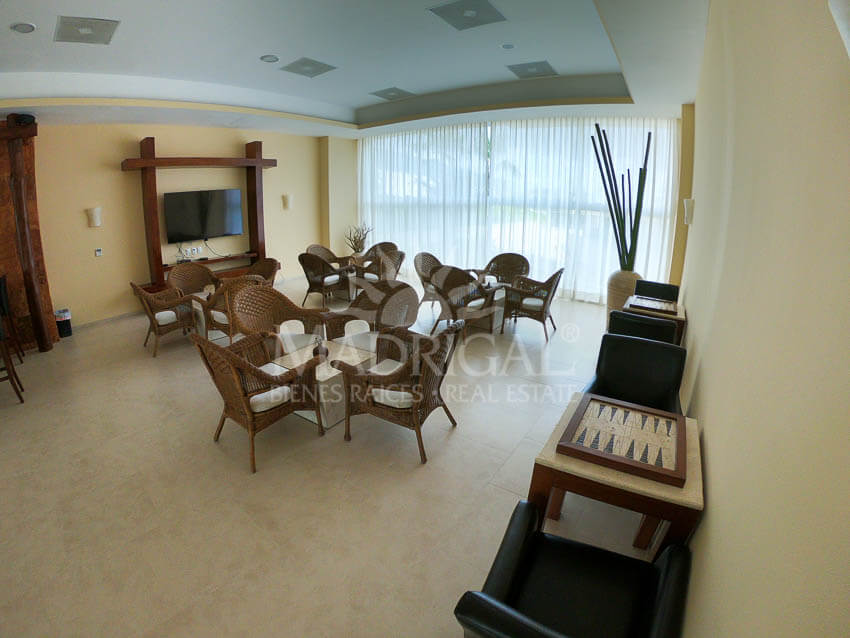 Apartment for sale in the Amarinthos condominium in Acapulco, in the Playa Diamante area