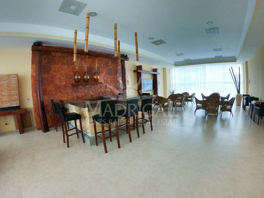 Apartment for sale in the Amarinthos condominium in Acapulco, in the Playa Diamante area