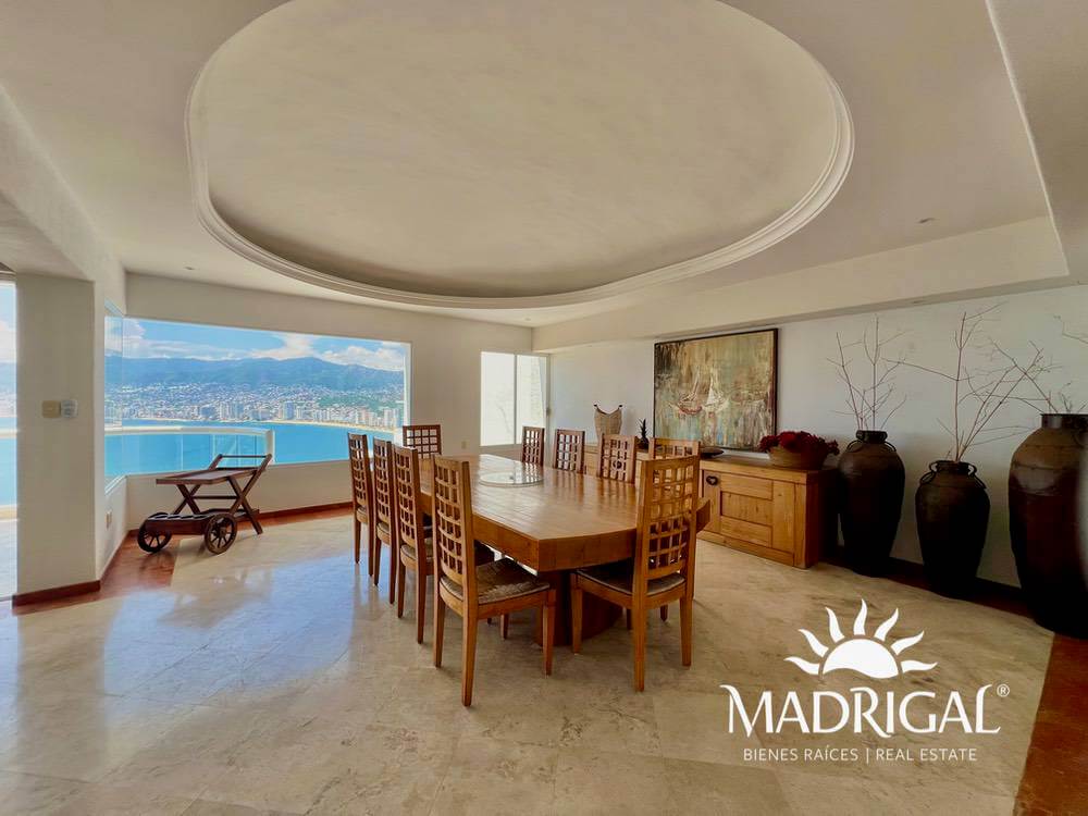 Exclusivo departamento en venta el Joyas de Brisasmar en Acapulco con la mejor vista a la bahía