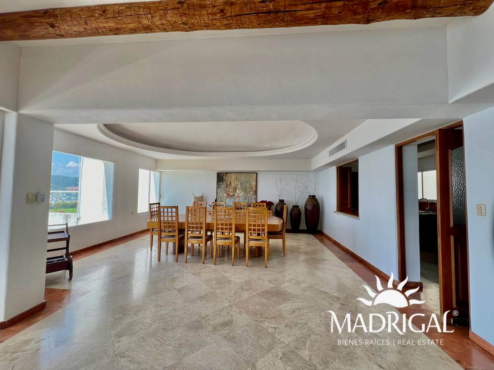 Exclusive apartment for sale in Joyas de Brisamar, Acapulco with the best view of the bay