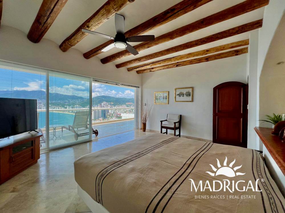 Exclusivo departamento en venta el Joyas de Brisasmar en Acapulco con la mejor vista a la bahía