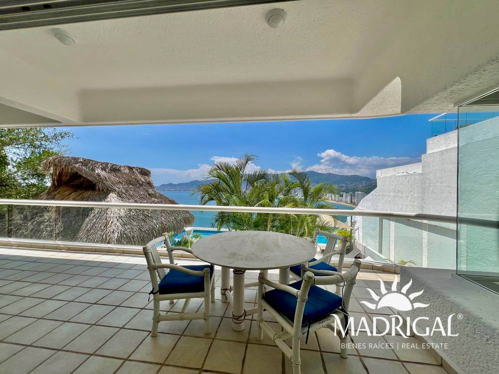 Exclusivo departamento en venta el Joyas de Brisasmar en Acapulco con la mejor vista a la bahía