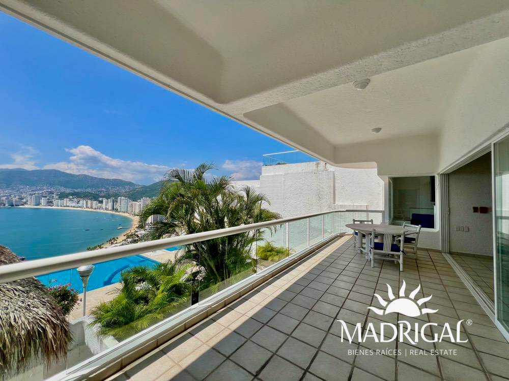 Exclusivo departamento en venta el Joyas de Brisasmar en Acapulco con la mejor vista a la bahía