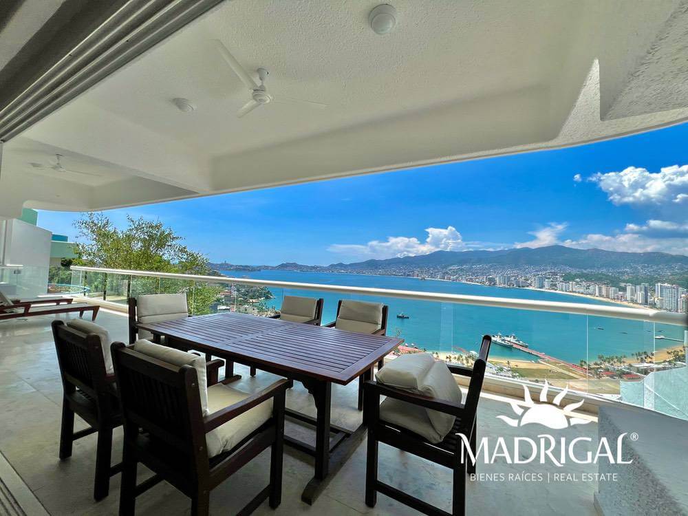 Exclusivo departamento en venta el Joyas de Brisasmar en Acapulco con la mejor vista a la bahía