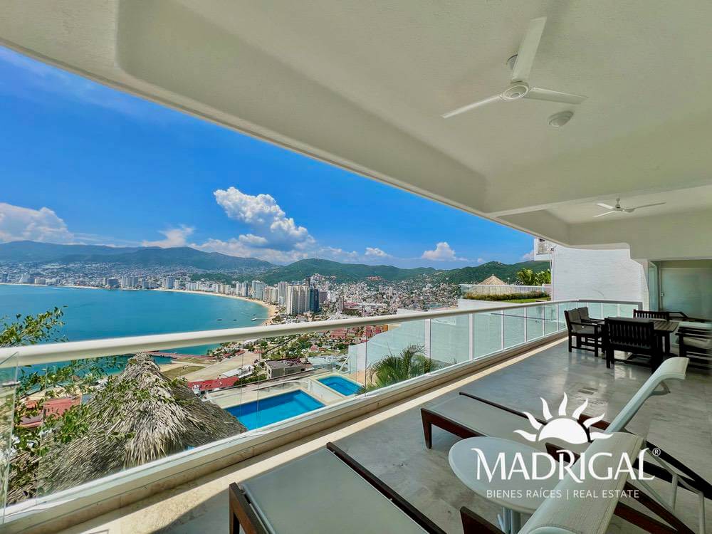 Exclusivo departamento en venta el Joyas de Brisasmar en Acapulco con la mejor vista a la bahía