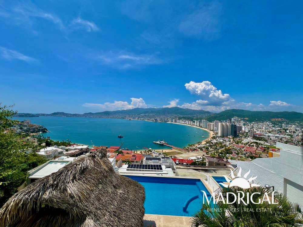 Exclusivo departamento en venta el Joyas de Brisasmar en Acapulco con la mejor vista a la bahía