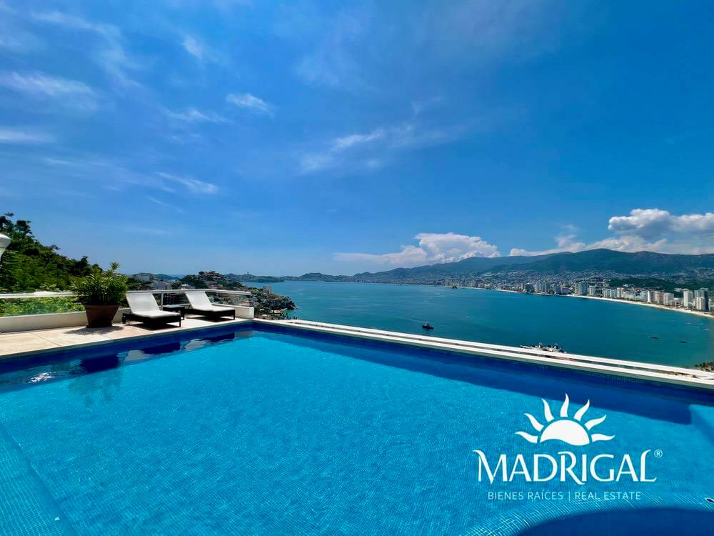 Exclusive apartment for sale in Joyas de Brisamar, Acapulco with the best view of the bay