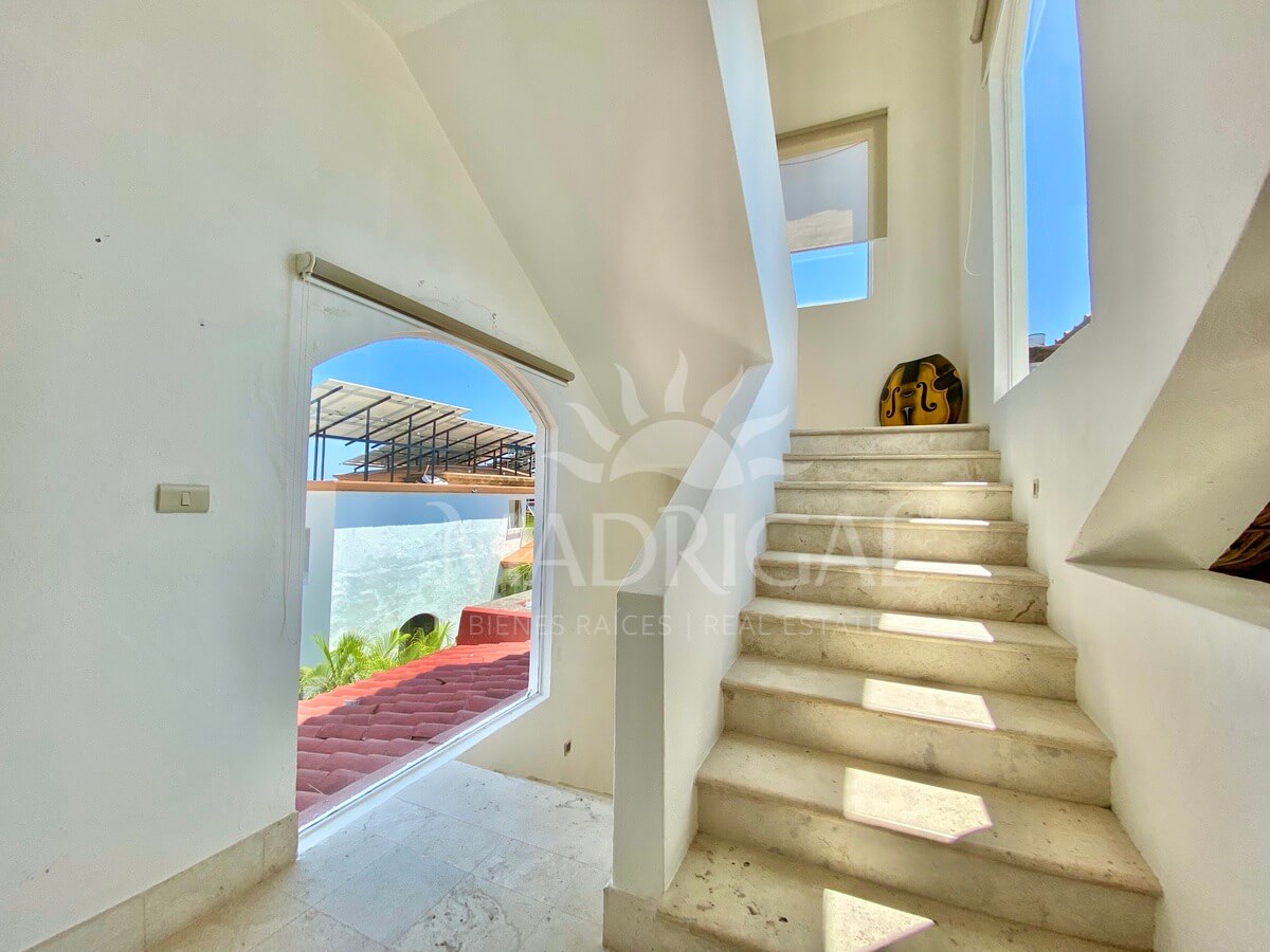 Villa for sale in Palmetto Condominium with a view of Acapulco Bay