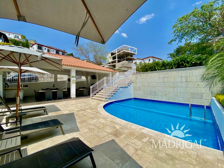 Villa for sale in Palmetto Condominium with a view of Acapulco Bay