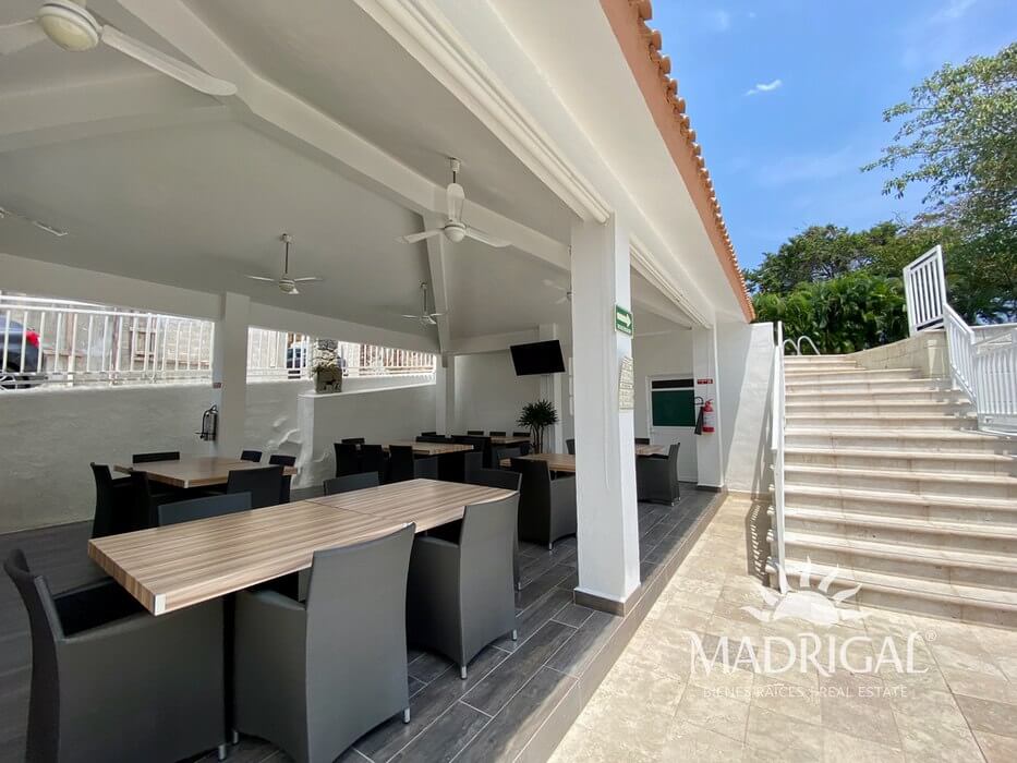 Villa for sale in Palmetto Condominium with a view of Acapulco Bay