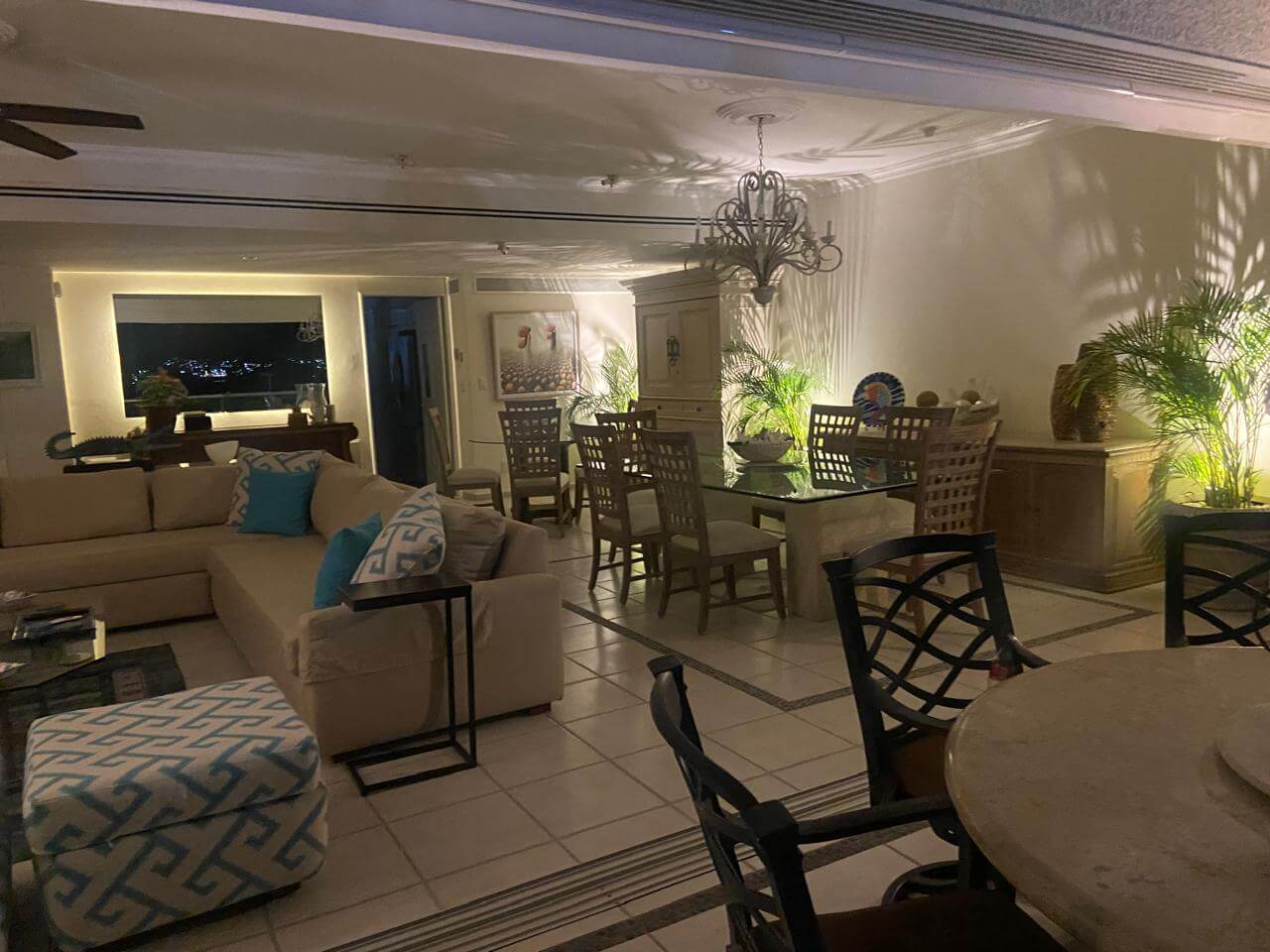 Apartment for sale in Century Resort on Acapulco Bay, beachfront