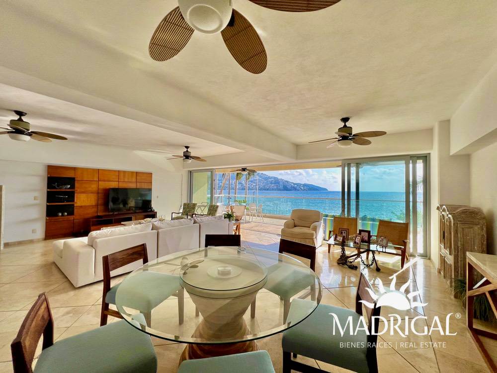 Real del Mar | Beachfront apartment for sale in Acapulco Bay