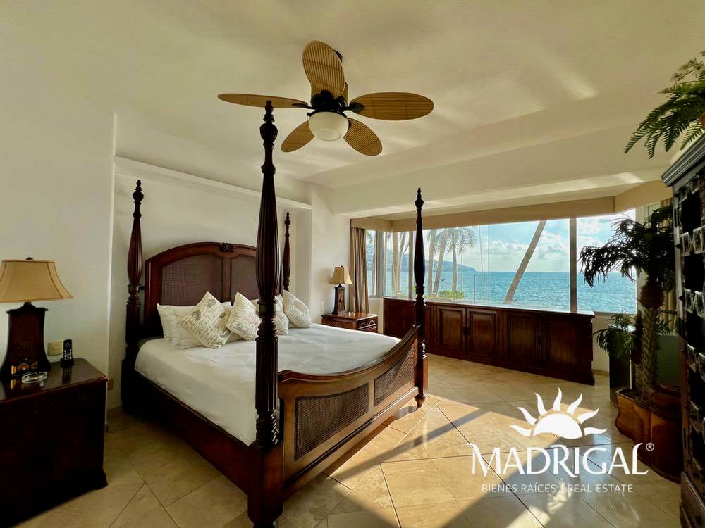 Real del Mar | Beachfront apartment for sale in Acapulco Bay