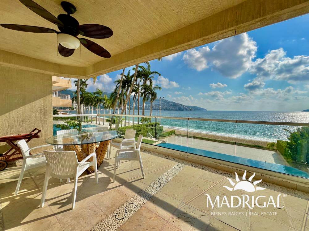 Real del Mar | Beachfront apartment for sale in Acapulco Bay